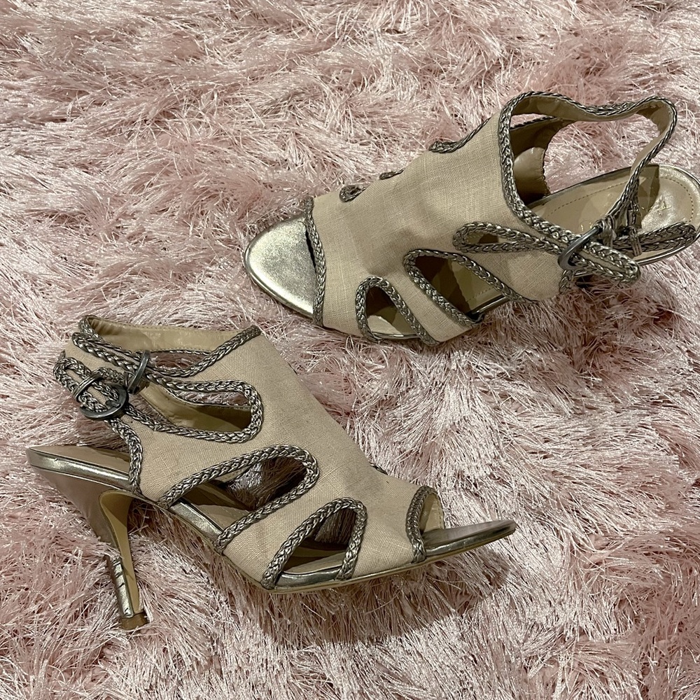 Tahari Heels